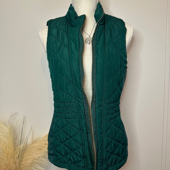 Emerald Green Zip Vest - Picture 1 of 5